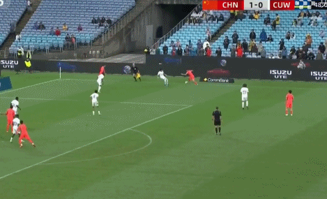 海港1100万买杨希太值了：3镜头看杨希能力，令人惊叹